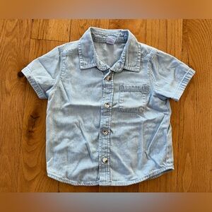 Old Navy short sleeve light chambray toddler button-down shirt, 2T